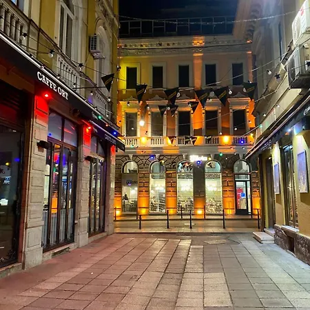 The Locale Lejlighed *
